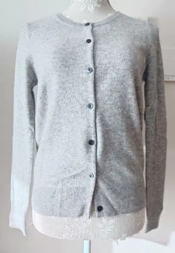 유니클로 캐시미어 크루넥 가디건 UNIQLO M 사이즈