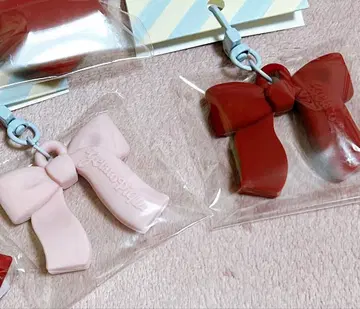 젤라또피케 팝업 스토어 참 리본 (빨간색 핑크)