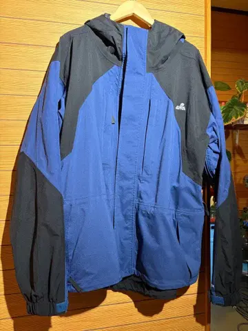 EMS 마운틴 후드티 나일론 자켓