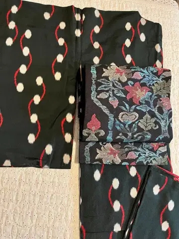 블랙 베이스 화이트 눈꽃 모양에 파도 빨간색 오메시