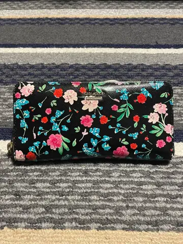 케이트 스페이드 꽃무늬 장지갑 정품