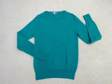 유니클로 캐시미어 100% 크루넥 긴팔 스웨터 캐시미어 스웨터 M