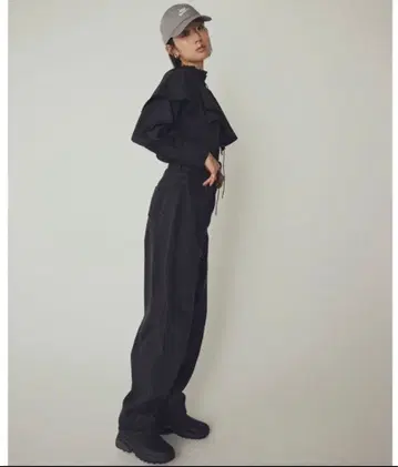 [ emmi atelier ] 커브 실루엣 데님 블랙 사이즈 1