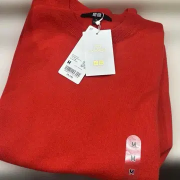 미사용 새상품 유니클로 캐시미어 크루넥 스웨터