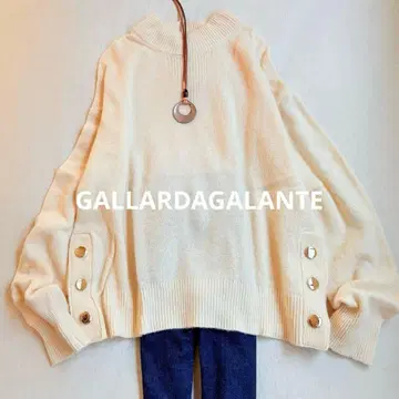 개럴개런트 아이보리 디자인 니트 루즈핏 슬릿 버튼