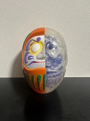 달마 피규어 오렌지와 화이트