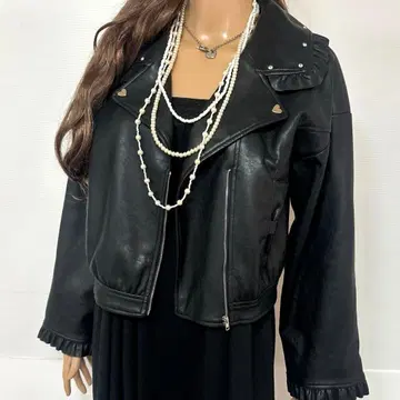 피움 pium 완판템 인기 프릴 크롭 라이더 자켓