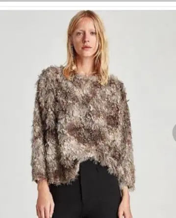 [ 새상품급 판매상품 ] ZARA 샤기 페더 티셔츠 상의 브라운