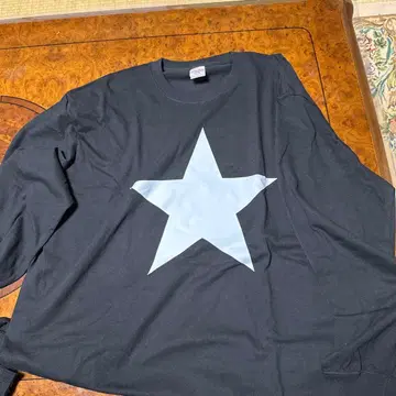 블랙 별 모양 프린트 긴팔 티셔츠