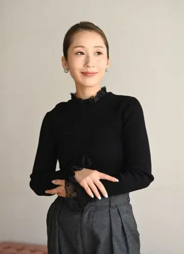 트리플 플러스원 택 포함 새상품 프릴 니트 블랙