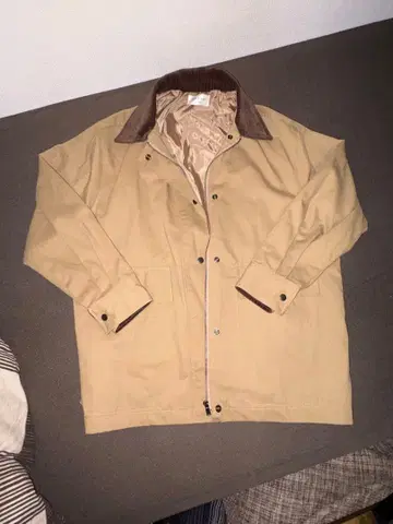 베이지 자켓