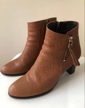 브라운 가죽 숏부츠