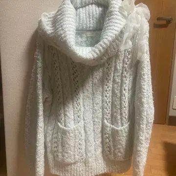 리즈리사 오프 터틀넥 니트