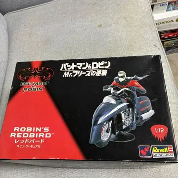 Revell 로빈 레드 버드 1:12