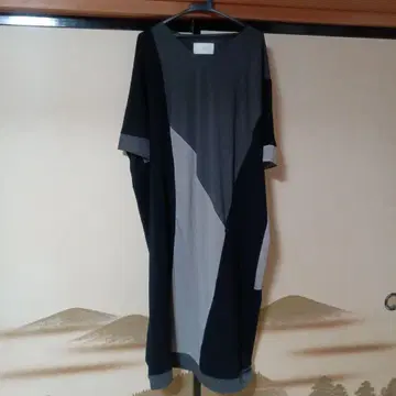 n'Or LABEL 지오메트릭 패턴의 멋진 롱 티셔츠 원피스