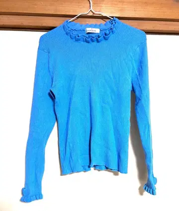 GALLERY VISCONTI 프릴 넥 블루 니트