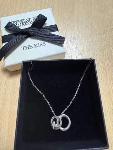 PEANUTS THE KISS 목걸이