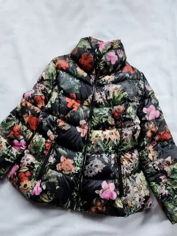 새상품급 슈퍼 뷰티 44 보타니컬 꽃무늬 다운 자켓