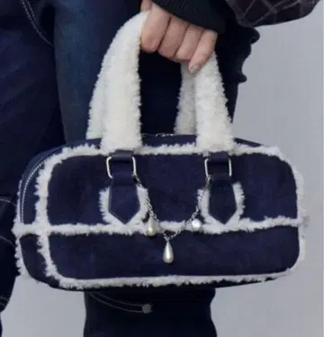 EMODA 클래식 페이크 무스탕 백 네이비