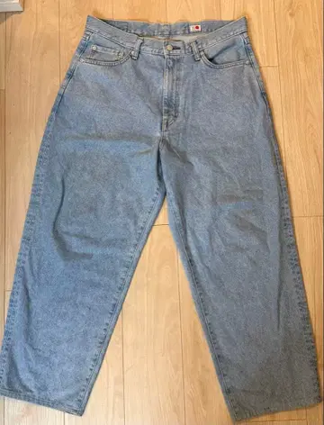 라이트 블루 스트레이트 레그 데님