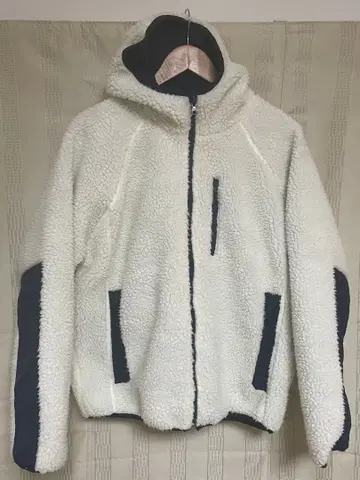 리버서블 화이트 플리스 자켓 네이비 악센트