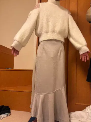 화이트 스웨터 스커트 셋업