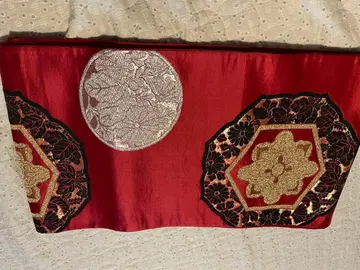 약간 핑크빛이 도는 빨간색 골드 컬러 자수 후쿠로 오비