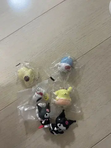 캡슐 토이 산리오 캐릭터 (별도 판매 가능)