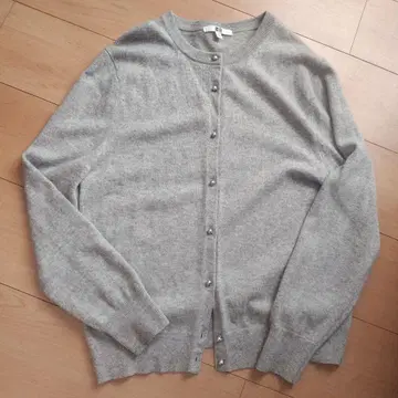 펄 버튼 교체 완료 UNIQLO 캐시미어 가디건 그레이
