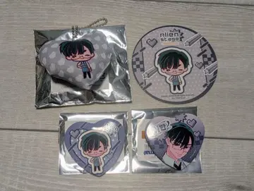 에이리언 스테이지 이반 미니 쿠션 키링 & 캔뱃지