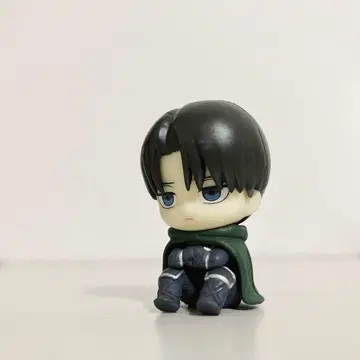 진격의 거인 리바이 기다림 가챠가챠 피규어