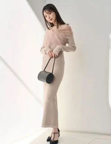 프레이 아이디 오프숄더 콤비 리본 리브 니트 원피스