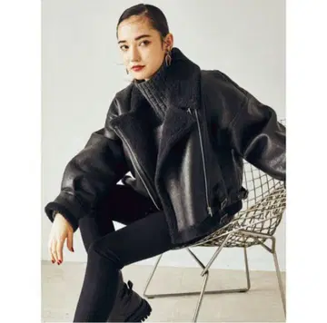 MURUA 벨트 페이크 무스탕 블루종