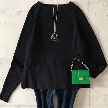 새상품급 ADORE 어도어 울 혼방 크루넥 리브 니트 38 M 블랙 긴팔