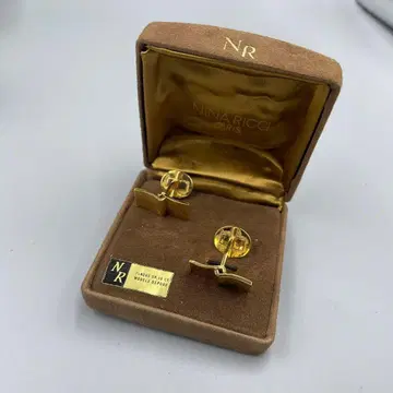 24 빈티지 Nina Ricci 골드 리본형 커프스 링크