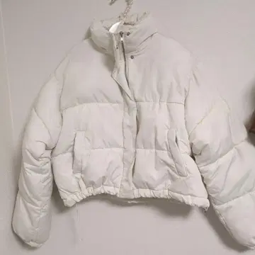 화이트 크롭 다운 자켓
