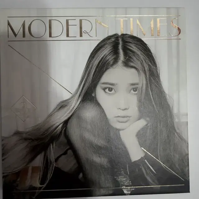 아이유 Modern Times 앨범