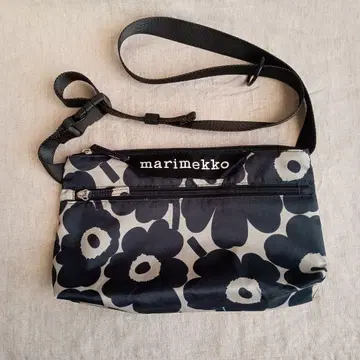 마리메꼬 Neat Crossbody 새상품