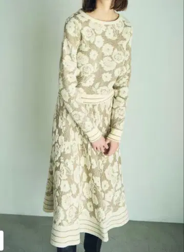 그레이스 콘티넨탈 플로럴 라메 니트 탑 스커트 셋업