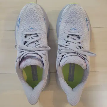 호카 스니커즈 클리프톤 9