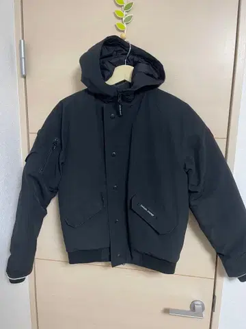 CANADA GOOSE 블랙 다운 자켓