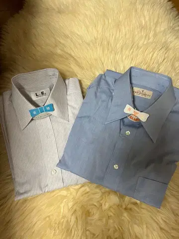 스트라이프 긴팔 셔츠 & 파랑 긴팔 셔츠