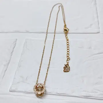 [새상품급] 스와로브스키 댄싱 크리스탈 목걸이