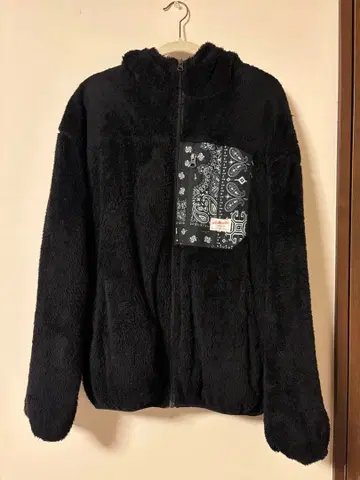 블랙 플리스 자켓 후드 부착