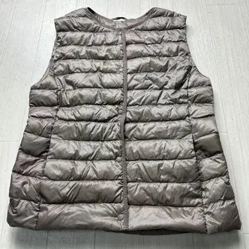 유니클로 울트라 라이트 다운 컴팩트 베스트 M 라이트 브라운