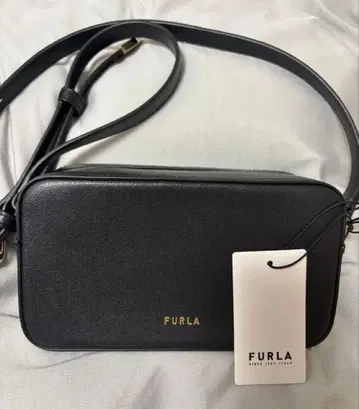 훌라 릴리 카메라백 크로스바디 택 포함