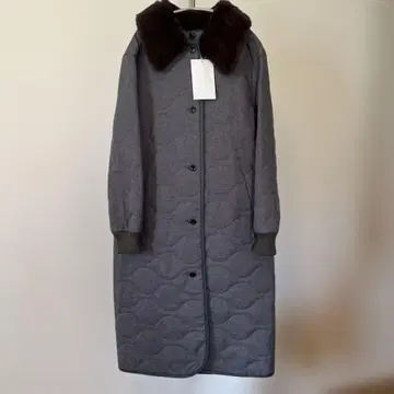 [ 미사용 새상품 ] 퀼팅 코트 롱 코트 노카라 MARMARMAR