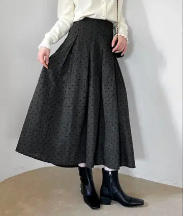 by muni:r 하트 도트 플리츠 롱 스커트