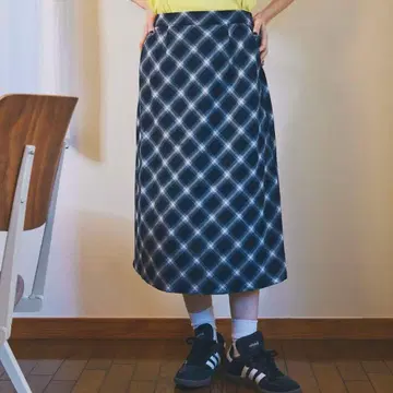 [ Unblend ] 바이어스 체크 플레어 스커트