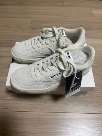미사용 새상품! Reebok 클럽 C 스니커즈 SixTONES